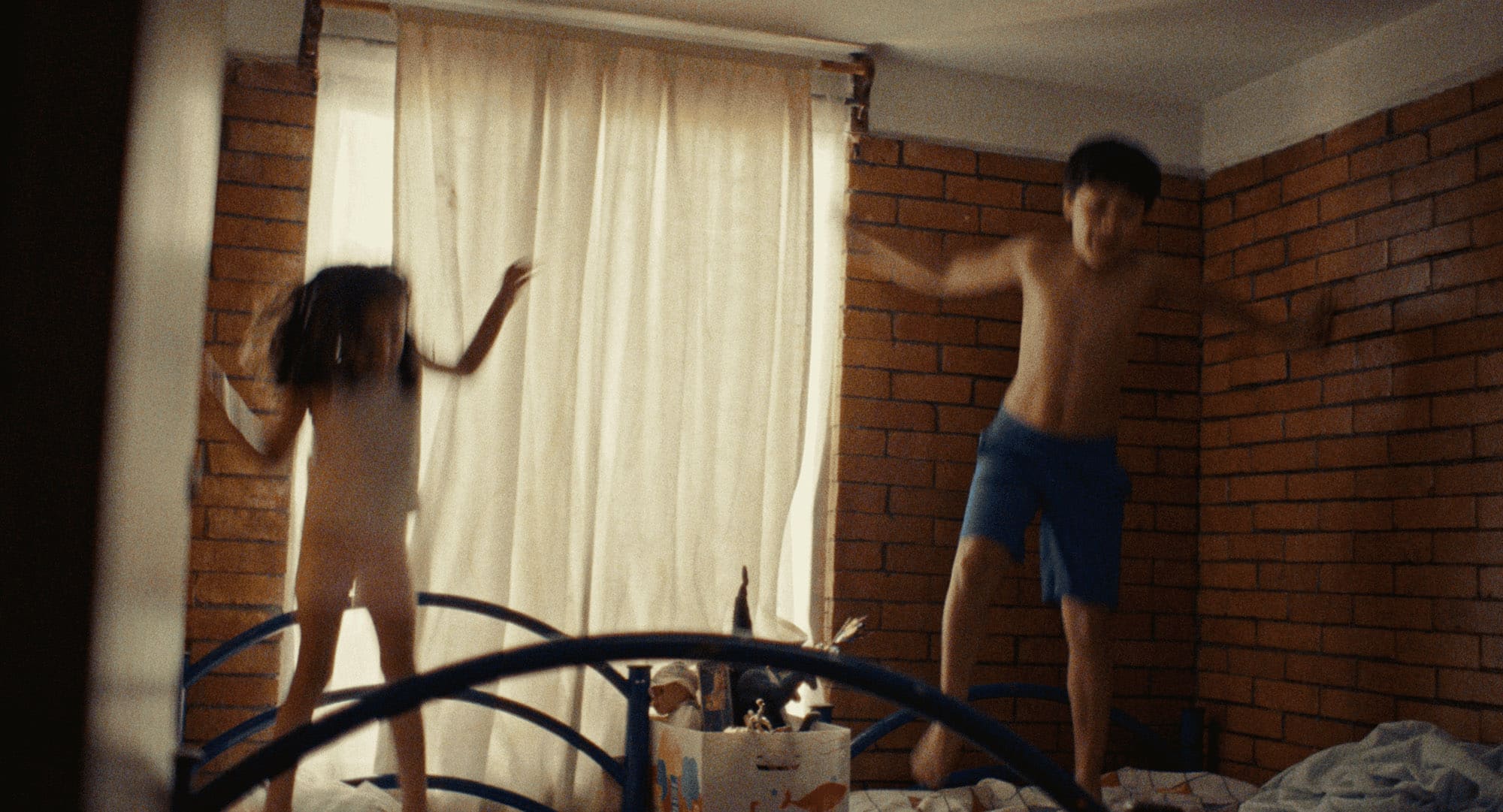 “Casa chica,” Director: Lau Charles.